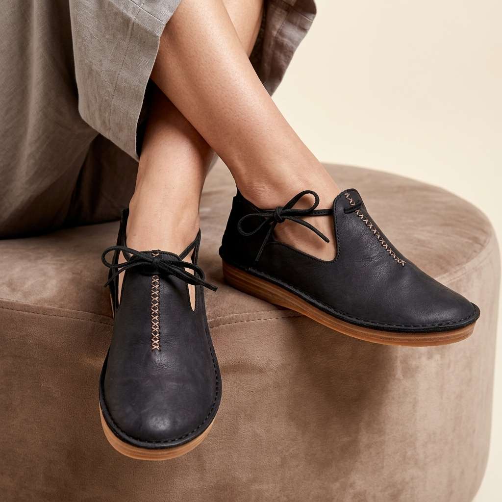 Velora | Comfortable loafers with adjustable strap